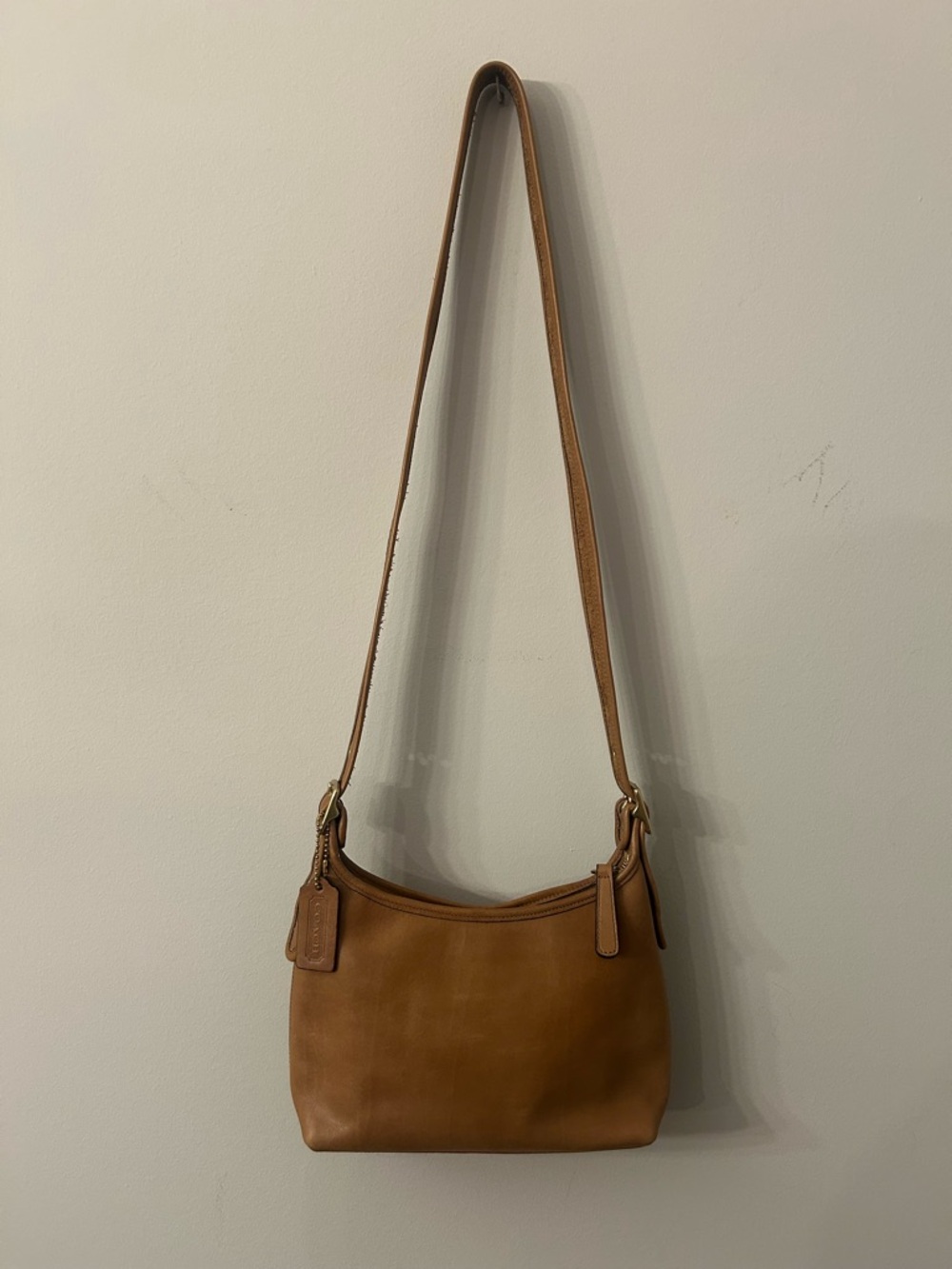 Coach Classic Brown Leather Shoulder Bag - Picture 2 of 7